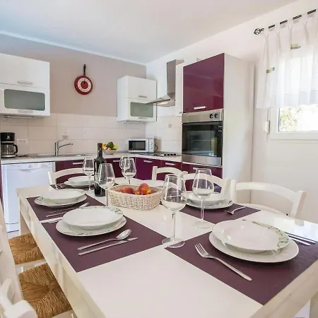 Holiday Tanja * Pula